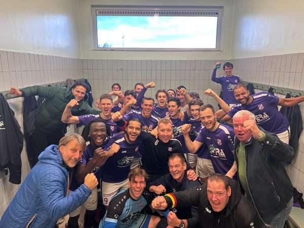 Sparta Heestert blaast