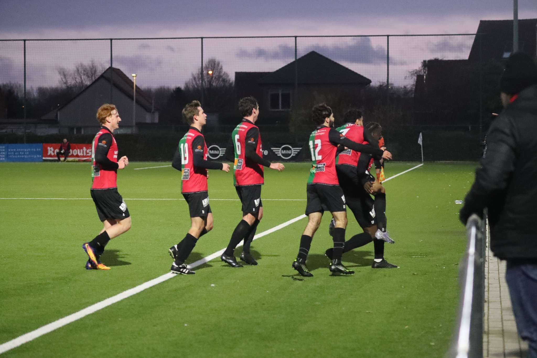 Provinciaal Voetbal - 1ste provinciale Vlaams-Brabant - KFC Eppegem - Efficiëntie is het sleutelwoord