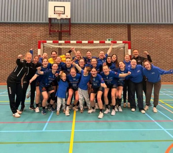 Nationaal handbal - 1ste nationale dames - DHC Overpelt - Dames 1 DHC Overpelt moeten nog vol aan de bak