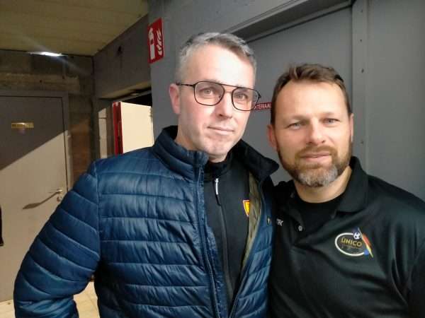 Provinciaal voetbal - 3de provinciale C -Unico Tongeren - FC Veldwezelt - Bart Bunkens en Sven Hoste kaarten na