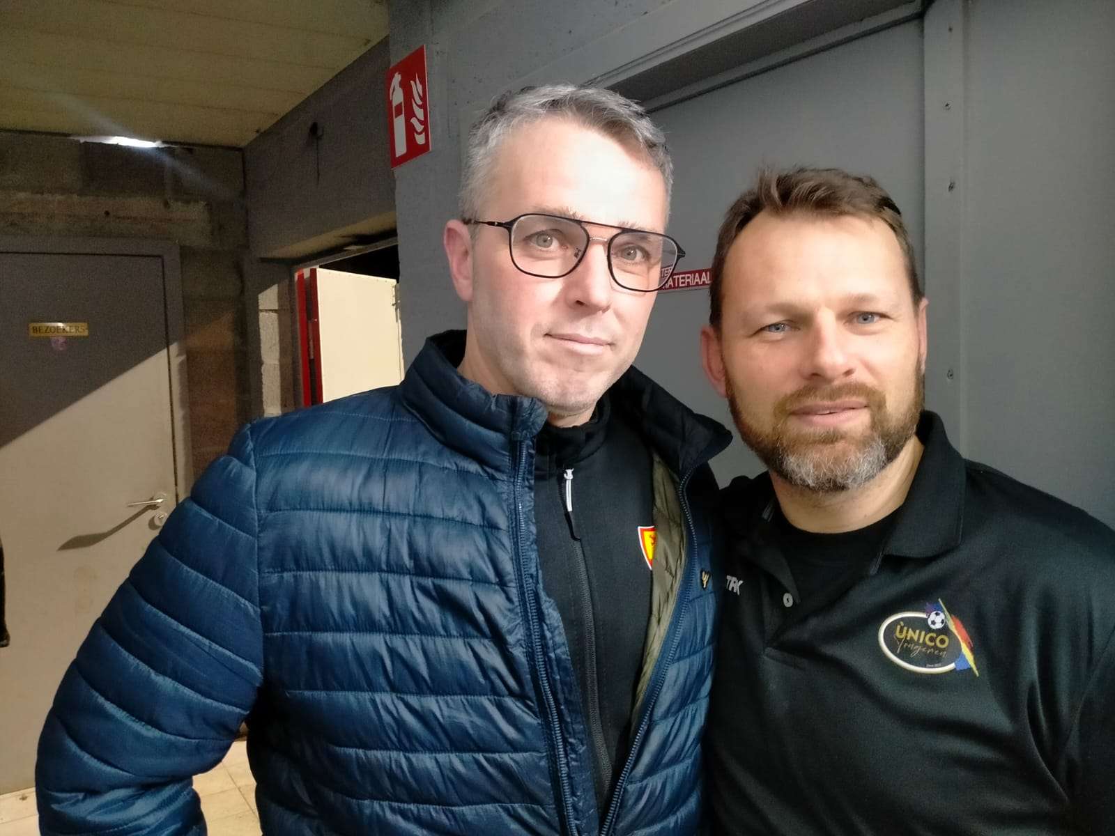 Provinciaal voetbal - 3de provinciale C -Unico Tongeren - FC Veldwezelt - Bart Bunkens en Sven Hoste kaarten na