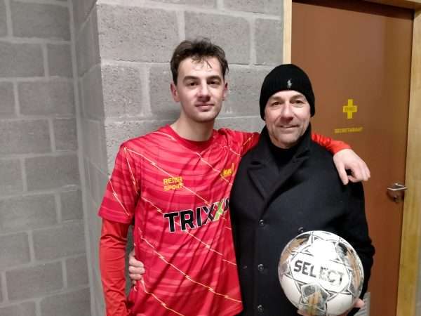 Provinciaal voetbal - 2de provinciale A Limburg - VV Hoeselt - Trystan Meisters - Titelstrijd blijft open