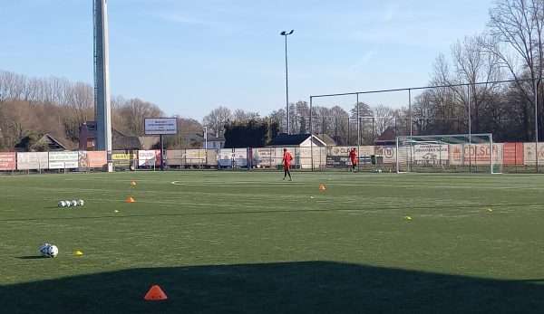 Nationaal voetbal - 3de klasse B - K. Achel VV - KEWS Schoonbeek-Beverst - Gave collectieve prestatie van K. Achel VV