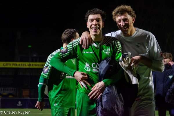 Nationaal voetbal - 3de klasse B - KEWS Schoonbeek-Beverst - Tom Roland - KEWS Schoonbeek-Beverst legt Tom Roland laner vast