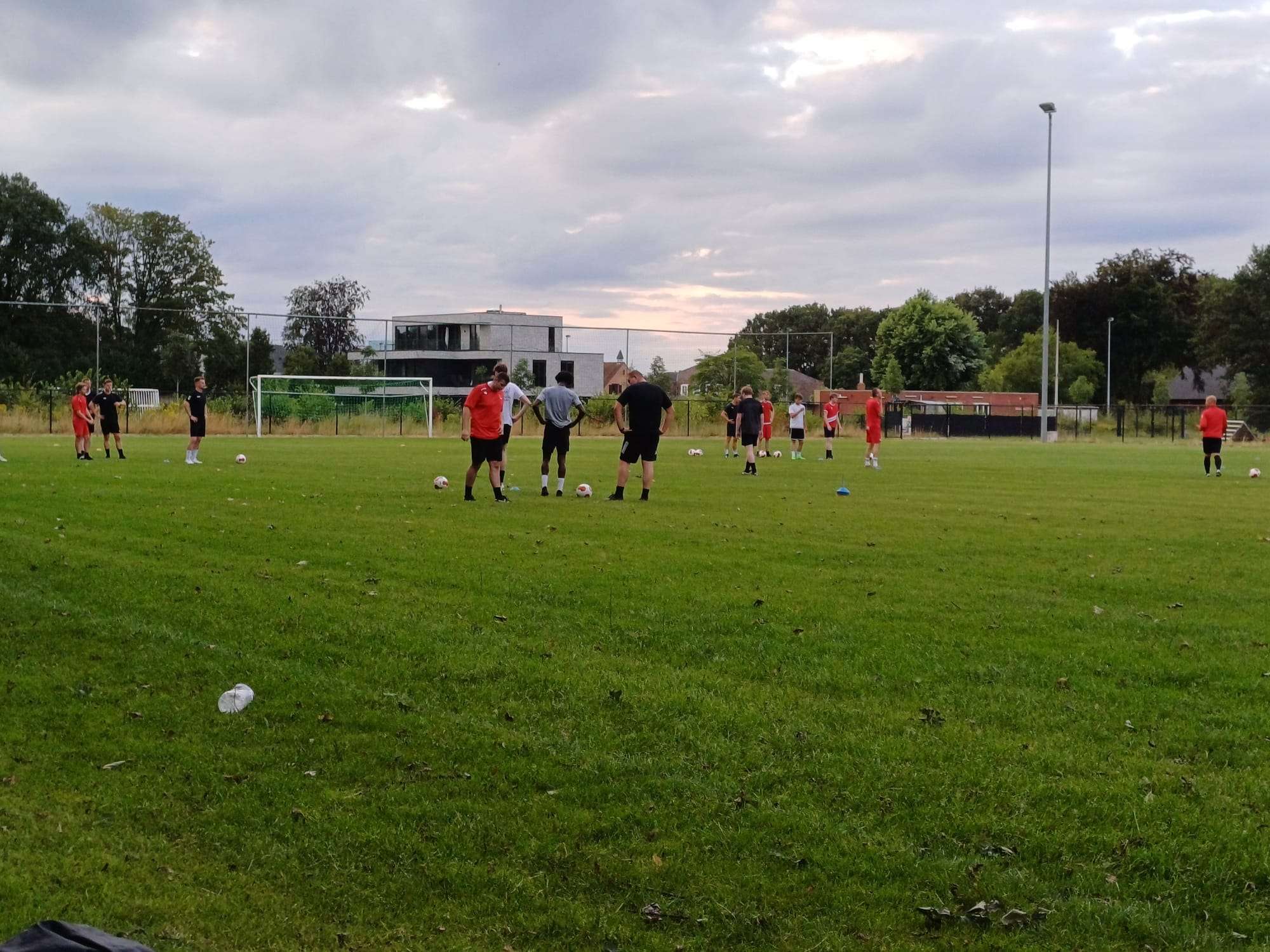 Provinciaal voetbal - 4de provinciale B Limburg - K. Peer SV - Vernielingen aangebracht op terreinen Peer SV