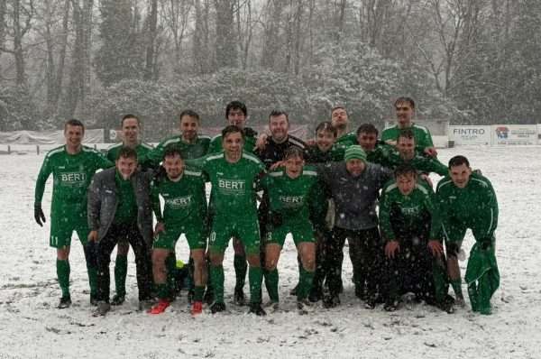 Provinciaal voetbal - 3de provinciale D Oost-Vlaanderen - VK Nederhasselt - KVCE Deftinge - VK Nederhasselt blijft ongelooflijk paroours aanhouden