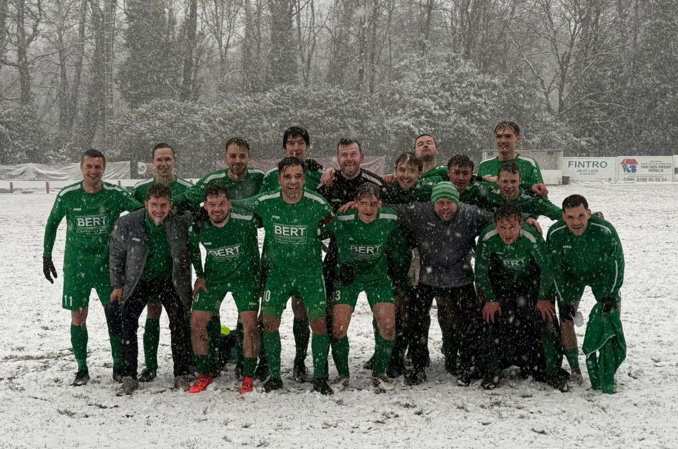 Provinciaal voetbal - 3de provinciale D Oost-Vlaanderen - VK Nederhasselt - KVCE Deftinge - VK Nederhasselt blijft ongelooflijk paroours aanhouden