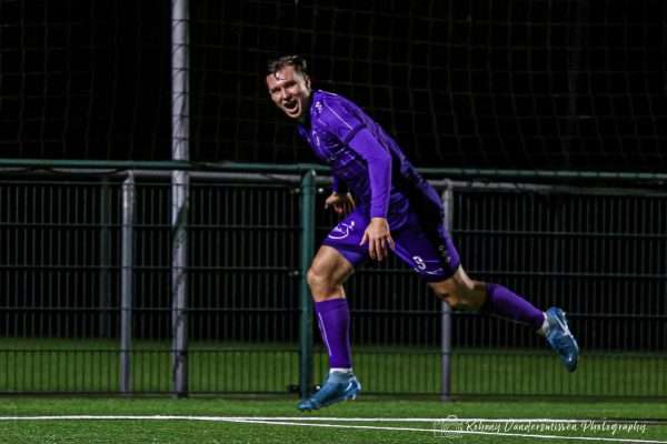 Nationaal voetbal - 3de klasse B - FC Turkse Rangers - Oleg Cheprassov - FC Turkse Rangers wapent zich voor de toekomst
