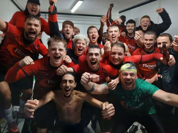 Provinciaal voetbal - 2de provinciale B Oost-Vlaanderen - Standaard Denderleeuw - Haalt Standaard Denderleeuw het einde van het seizoen