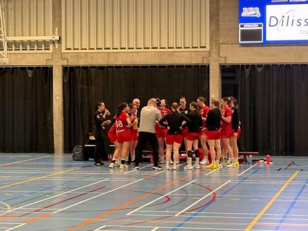 Nationaal handbal - 2de nationale dames - Sporting Pelt - Sporting Pelt overklast Evergem en verstevigt leidersplaats in tweede nationale