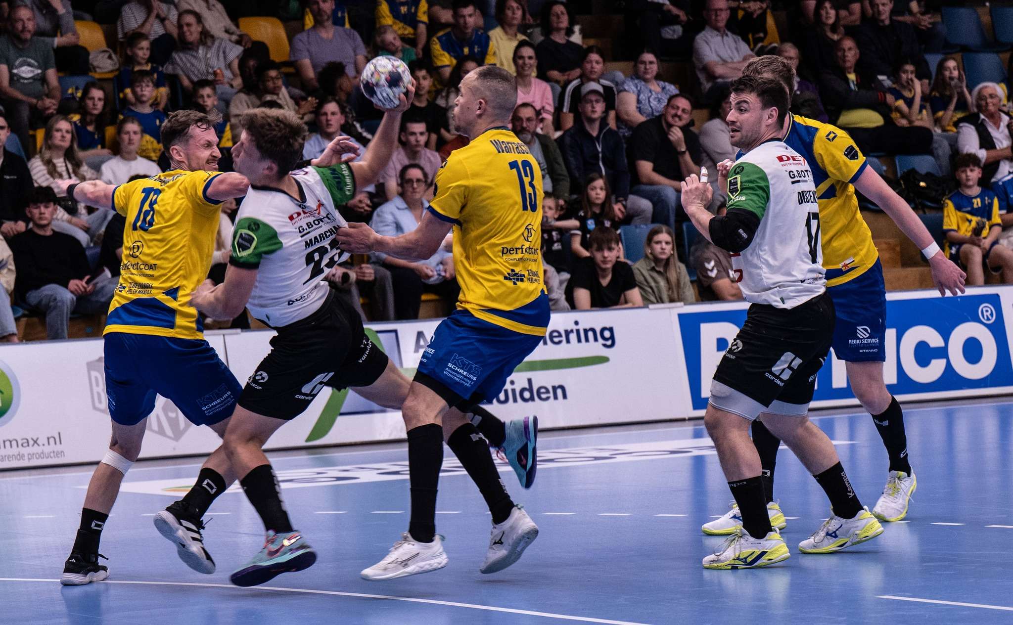 Super Handball League - handbal - HUMBY Bevo HC - HUBO Handbal - Kwartfinale - Bevo pakt voorsprong in jacht op Final4