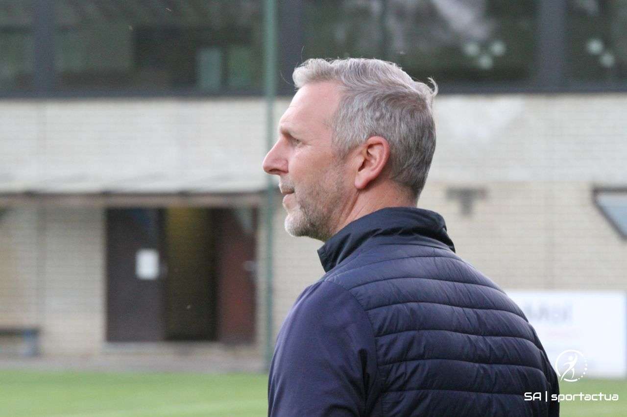 Nationaal voetbal - Berg en Dal vv - KFC Wezel Sport - Lode Mentens - Ik heb gekozen voor Berg en Dal