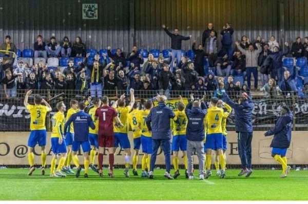 Nationaal voetbal - 3de nationale B - K. Achel VV - KFC De Kempen - Teun Goethaert brengt KFC De Kempen weer op kop