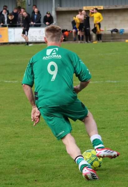 Provinciaal voetbal - 4de provinciale B Limburg - K. Achel VV B - Met de groeten van Jorne Meurkens