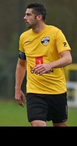 Provinciaal voetbal - 3deprovinciale B Oost-Vlaanderen - VVE Hansbeke - VVE Hansbeke haalt coach in eigen midden