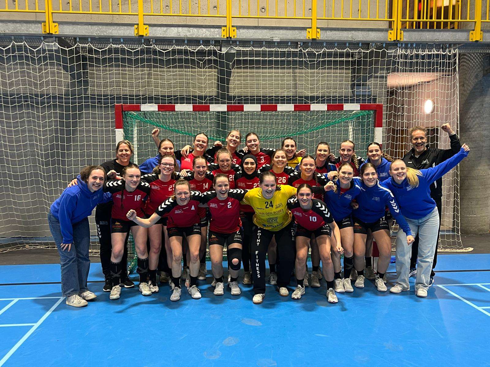 Nationaal handbal - eerste nationale - DHC Overpelt - Wondersoep stuwt DHC Overpelt richting de redding