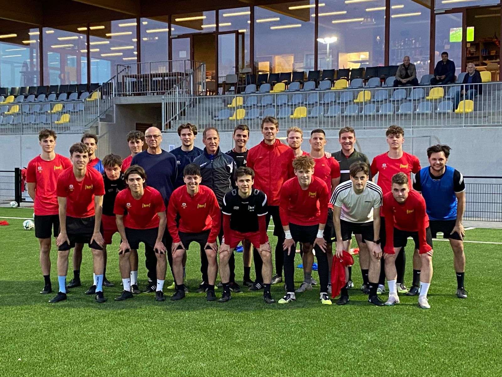 Provinciaal voetbal - 2de provinciale bijkomende stijgers - KVV Hoeselt - Steffen Hayen - Naar Hoepertingen voor de volle buit