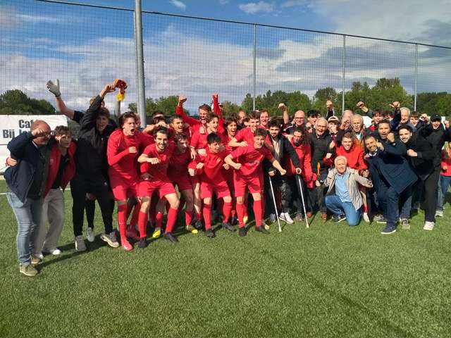 Provinciaal voetbal - 2de provinciale voor bijkomende stijgers - KVV Hoeselt - Alexander Coen - Langs de grote poort afscheid genomen