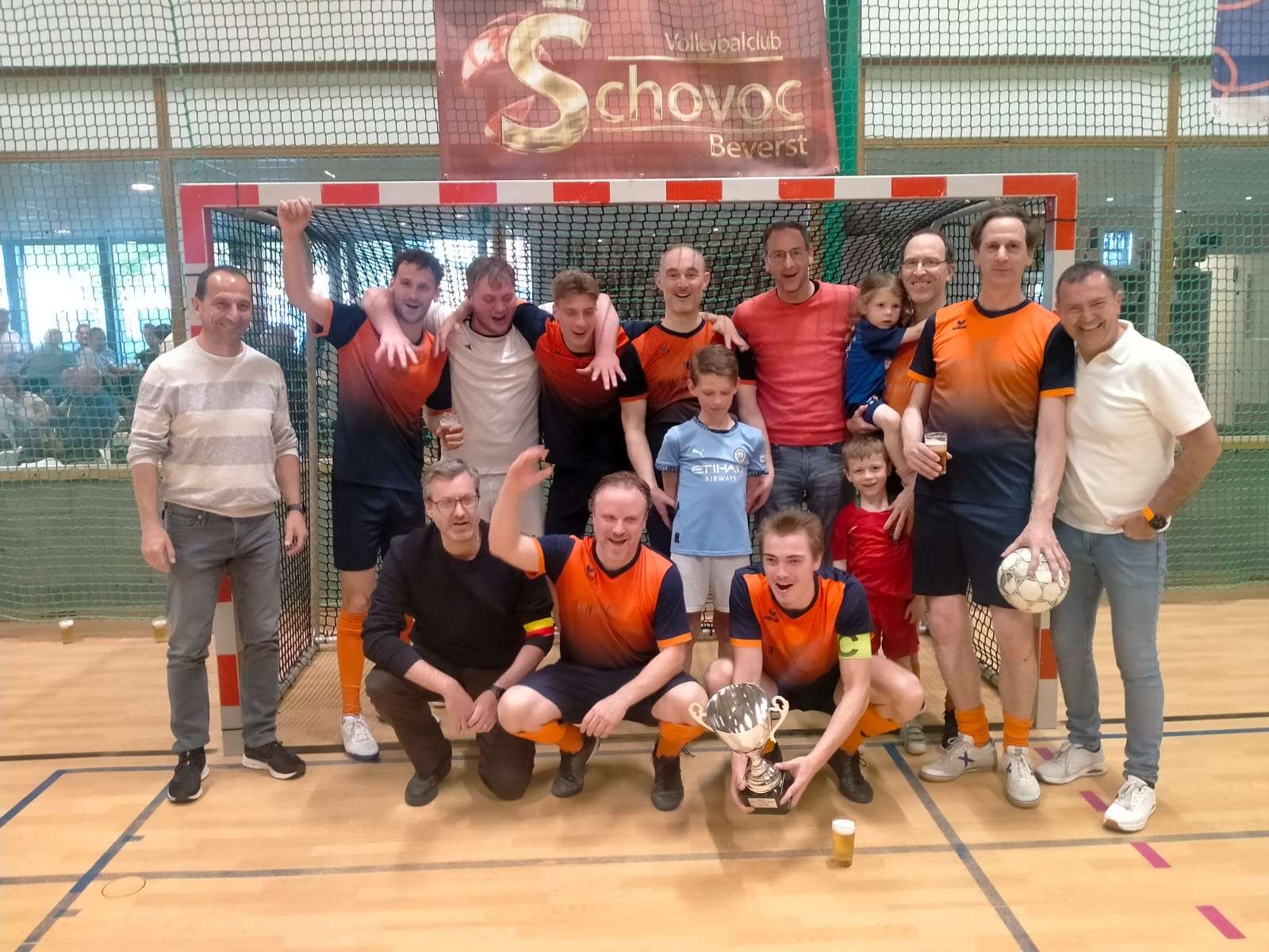 Zaalvoetbal - VZVB Limburg - Bilzerse Liga - John Staeren - Blij met bekerwinst en onze eerste prijs