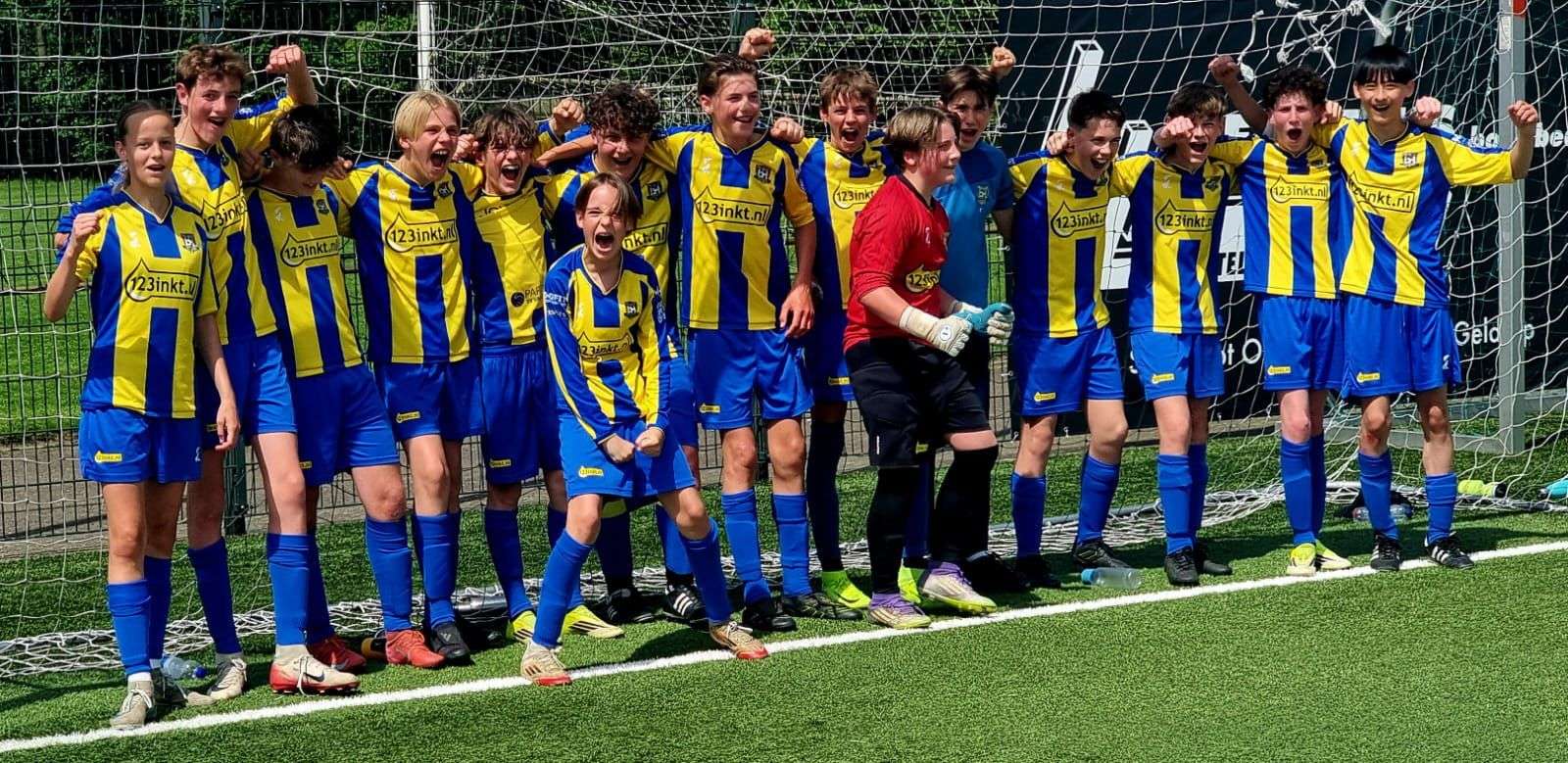 Nationaal voetbal Nederland- 4de divisie C - SV Valkenswaard - Seizoen zit erop voor SV Valkenswaard