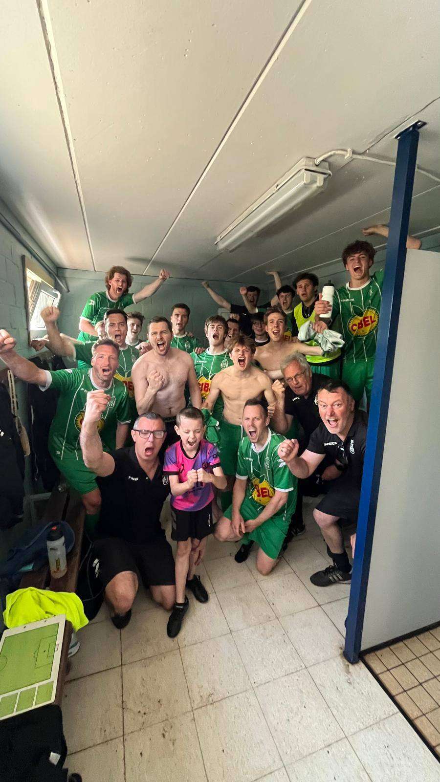 Provinciaal voetbal - Eindronde 4de provinciale Oost-Vlaanderen - KFC Edeboys - VK Tielrode - Tevredenheid overheerst bij VK Tielrode