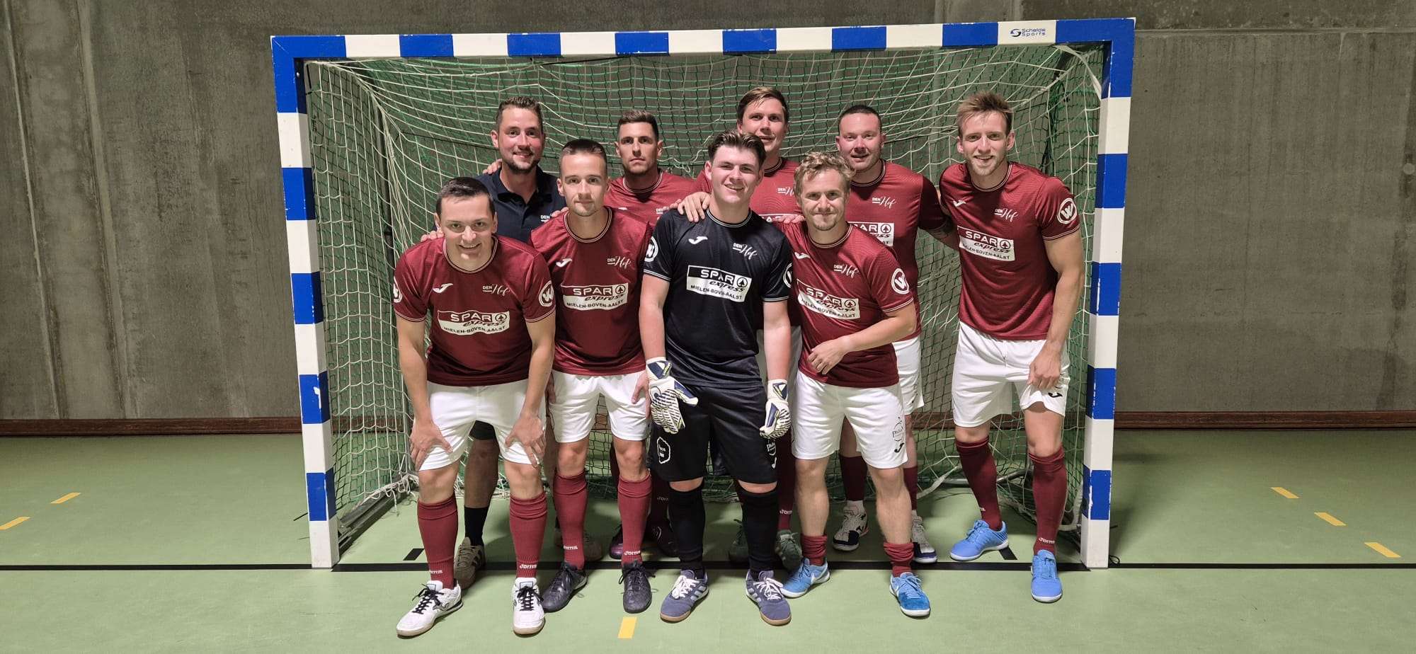 Zaalvoetbal - VZVB Limburg - Leopold Liga - ZVC Den Hof wint beker van Leopold Liga