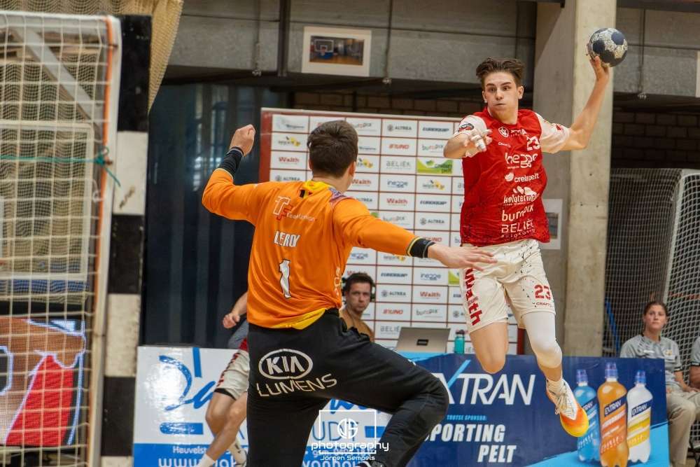 Derdaele Sporting Pelt - Belgische kampioen - Verdedigen - Sverre Stollman