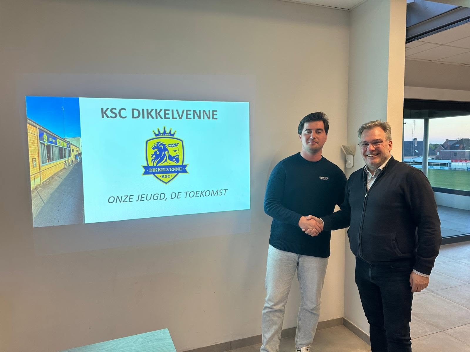 Provinciaal voetbal - 4de provinciale B Oost-Vlaanderen - KSC Dikkelvenne - KSC Dikkelvenne zoekt zijn weg verder