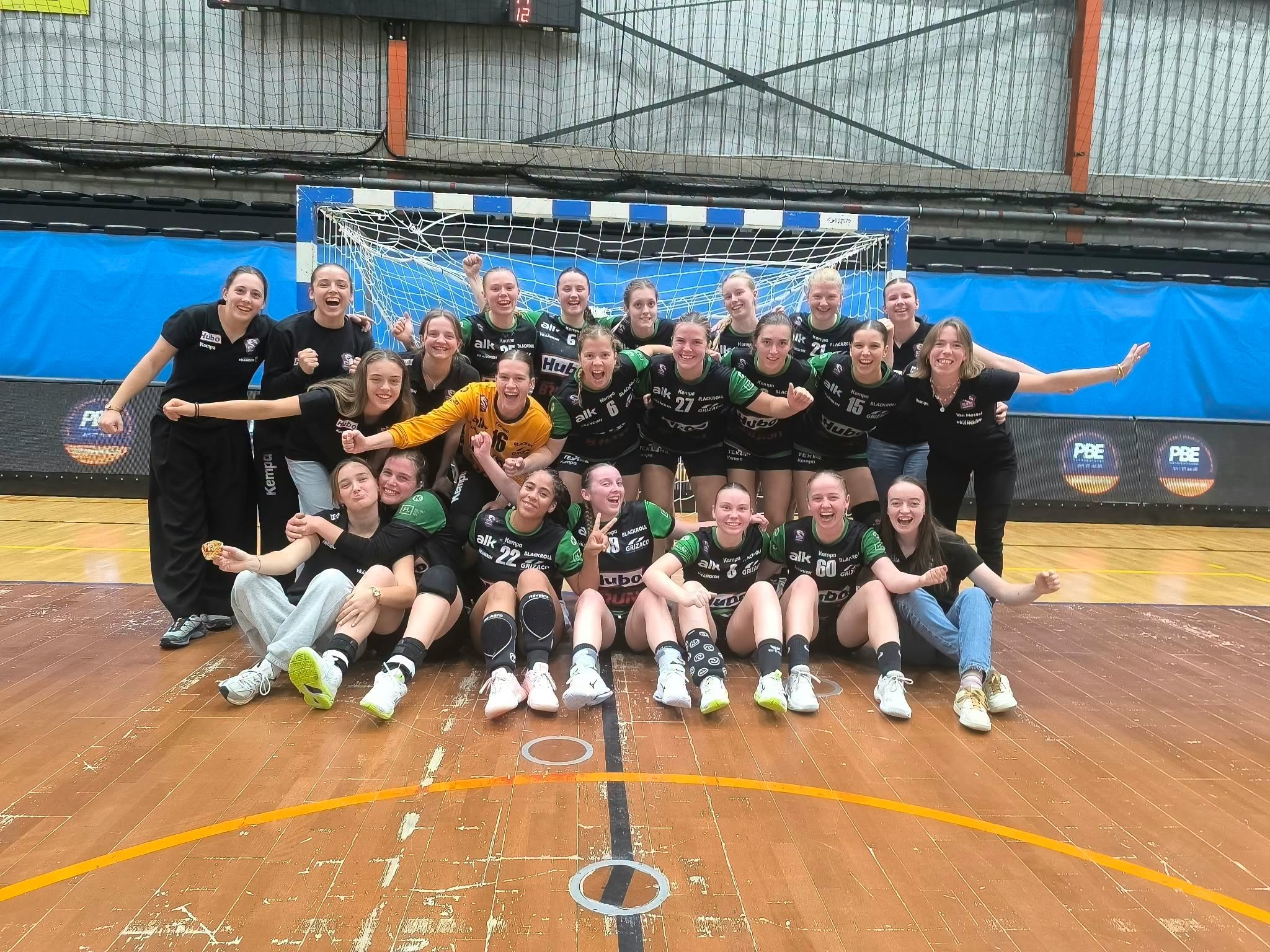 HUBO Handbal geeft DHC Overpelt geen kans - dameshandbal - 1ste nationale