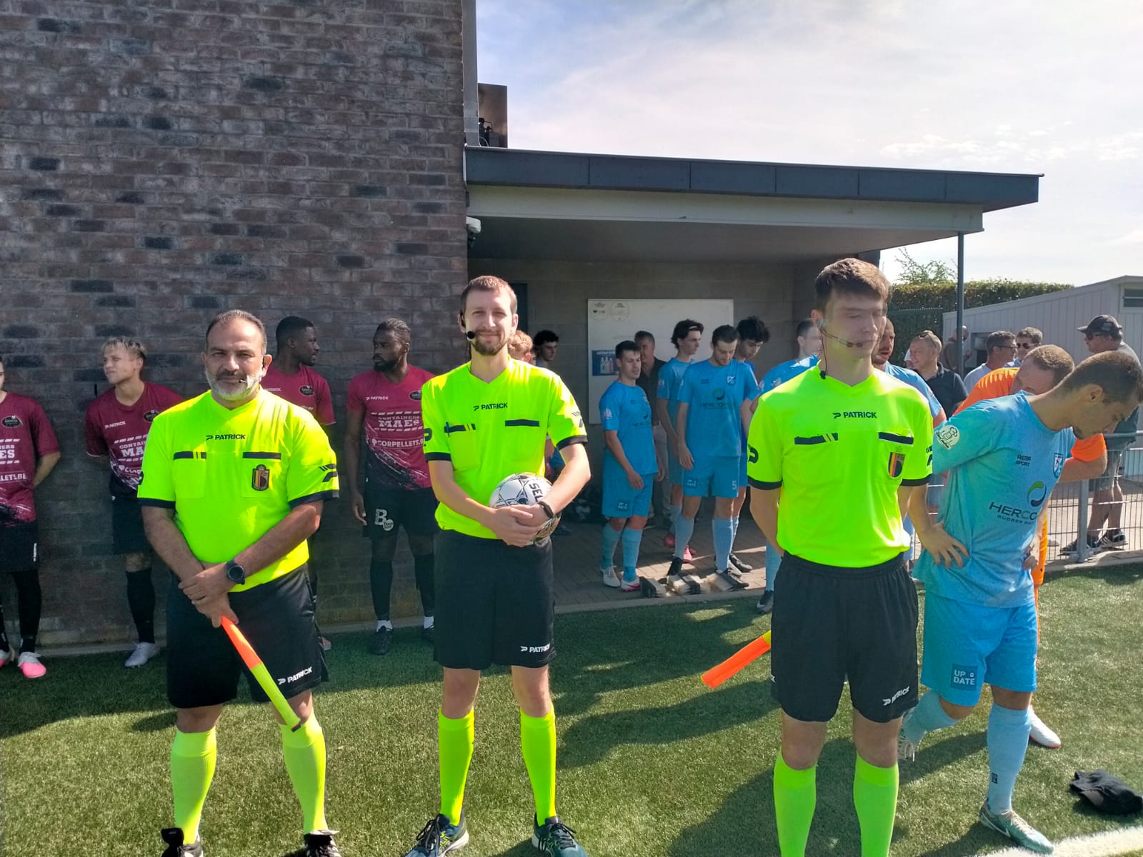 Provinciaal voetbal - 2de Provinciale B Limburg - KMR Biesen - Berten Koopmans - Met 10 man onderuit in slotfase