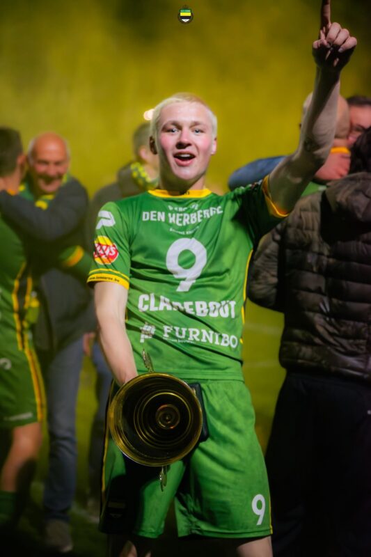 Provinciaal voetbal - 1ste provinciale West-Vlaanderen - KSV Veurne - KRC Waregem - Nieuwkomer KSV Veurne blijft ongeslagen