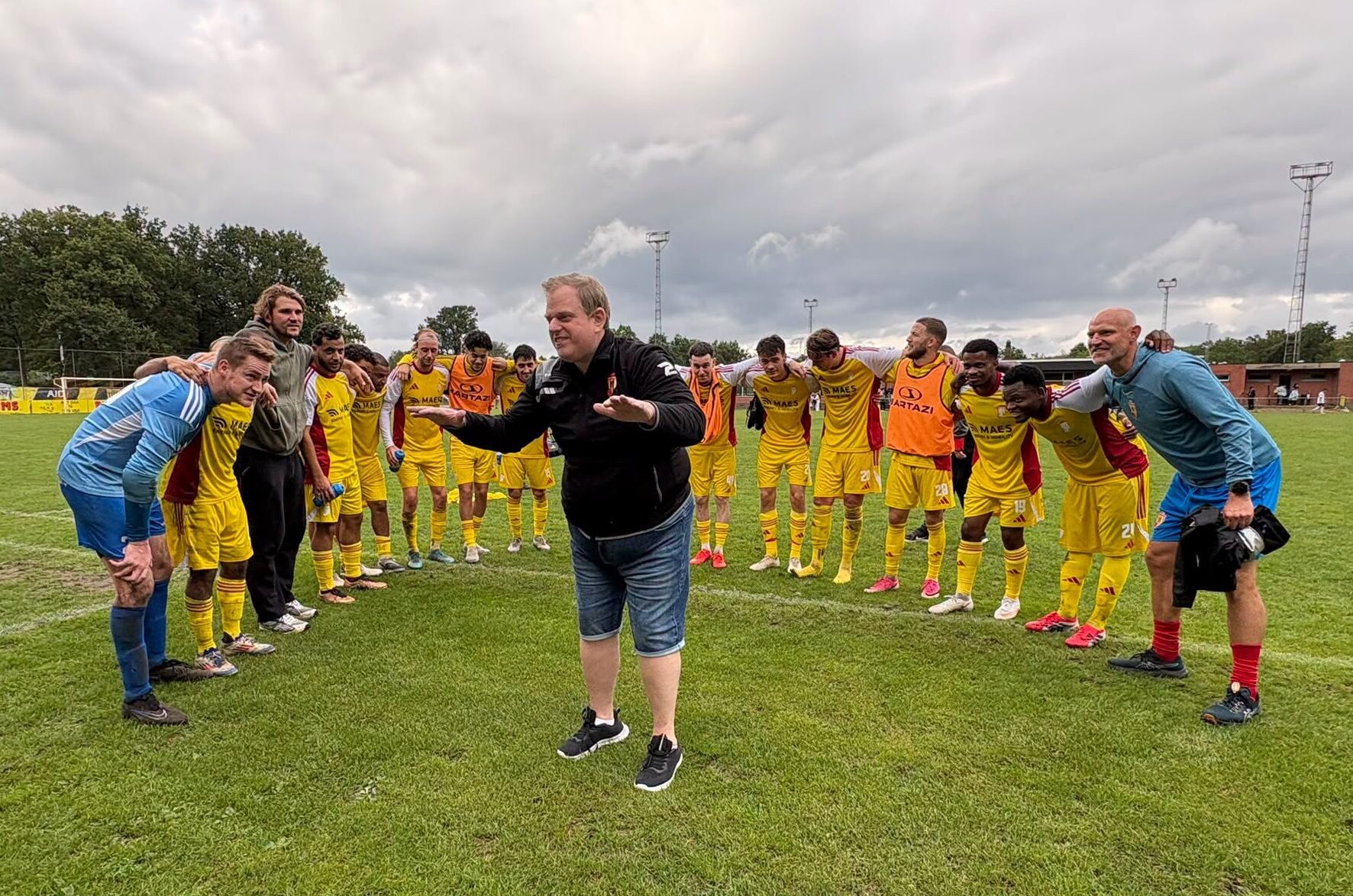 RV-Geel-rood-KSV-Bornem-e1790320768917 Een derby speel je met meer dan elf