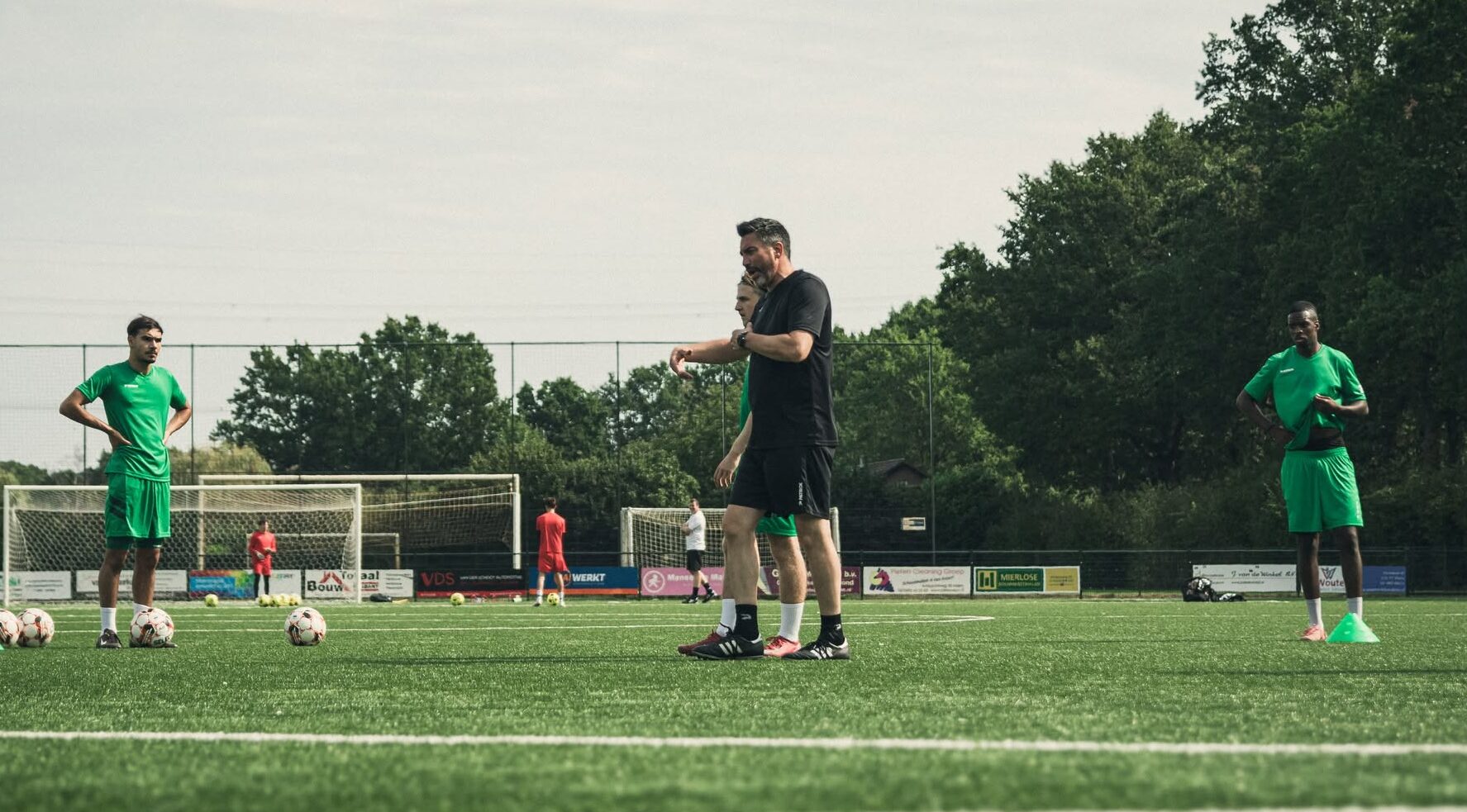 Nationaal voetbal - 3de nationale A - KCVV Elewijt - Frank Dirix kon zijn ei niet kwijt bij KCVV Elewijt
