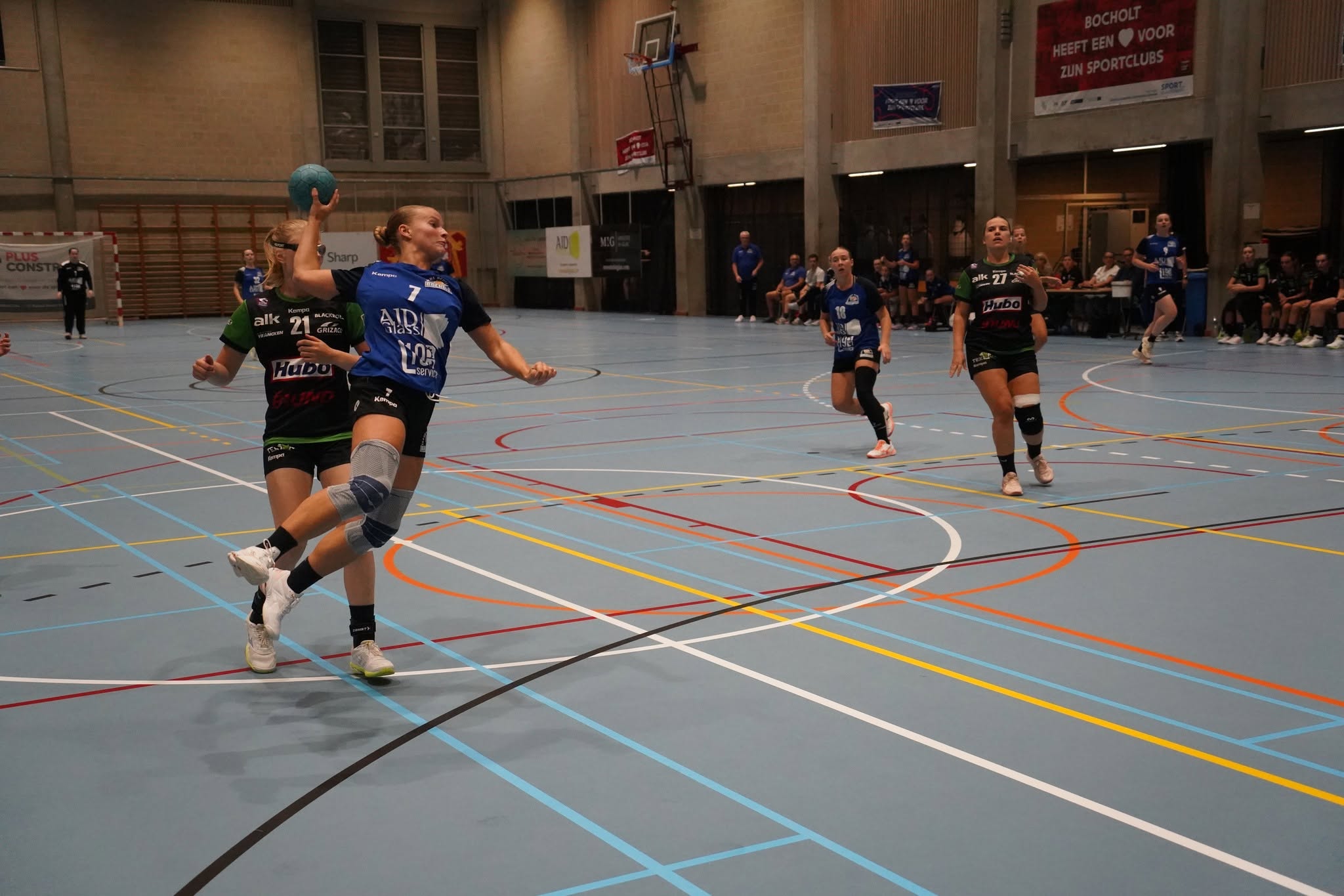 Kampioen HUBO Handbal start sterk met derbyzege - handbal - Sezoens Achilles Bocholt - 1ste Nationale Dames