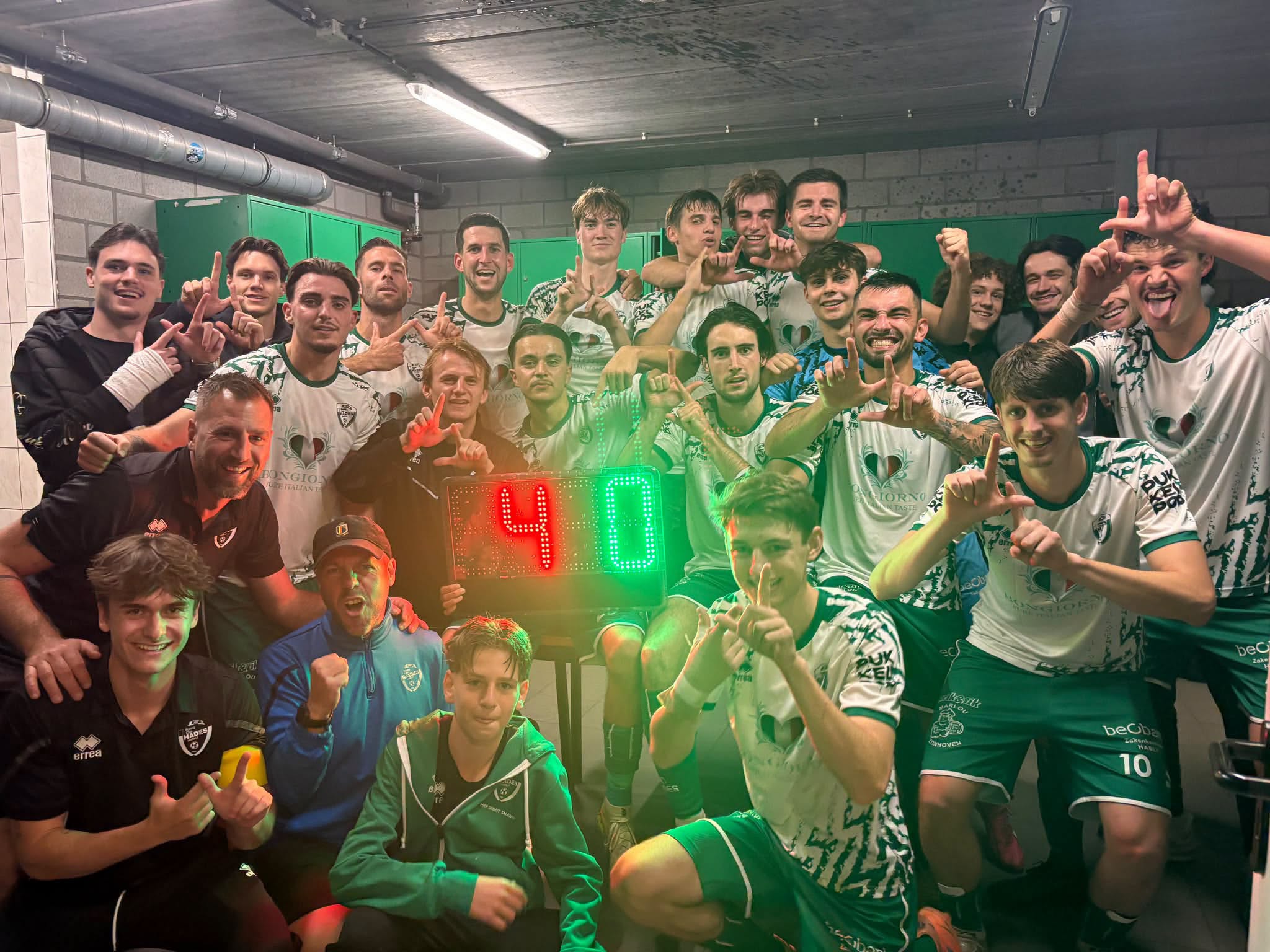 RC Hades dendert rustig verder - Karel Bertrands - 2de Nationale B - voetbal
