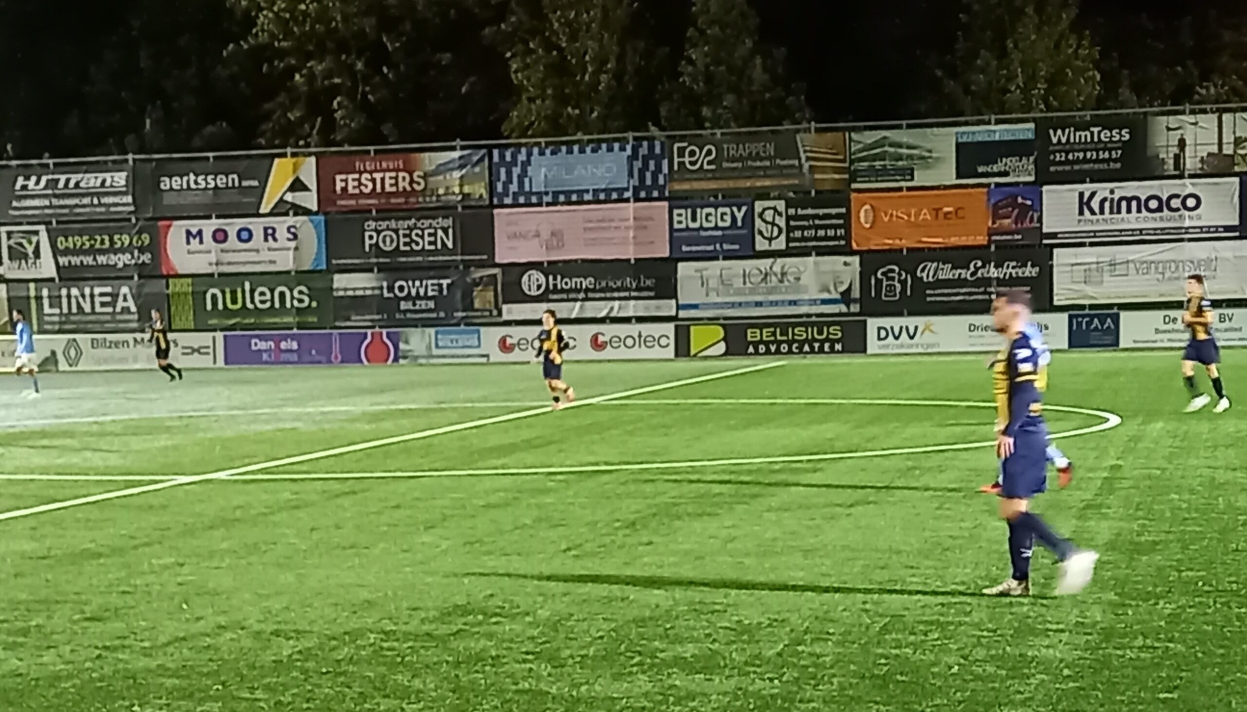 Nationaal voetbal - 1ste klasse - Belisia SV - Thes Sport - In tien minuten gaf Belisia alles weg