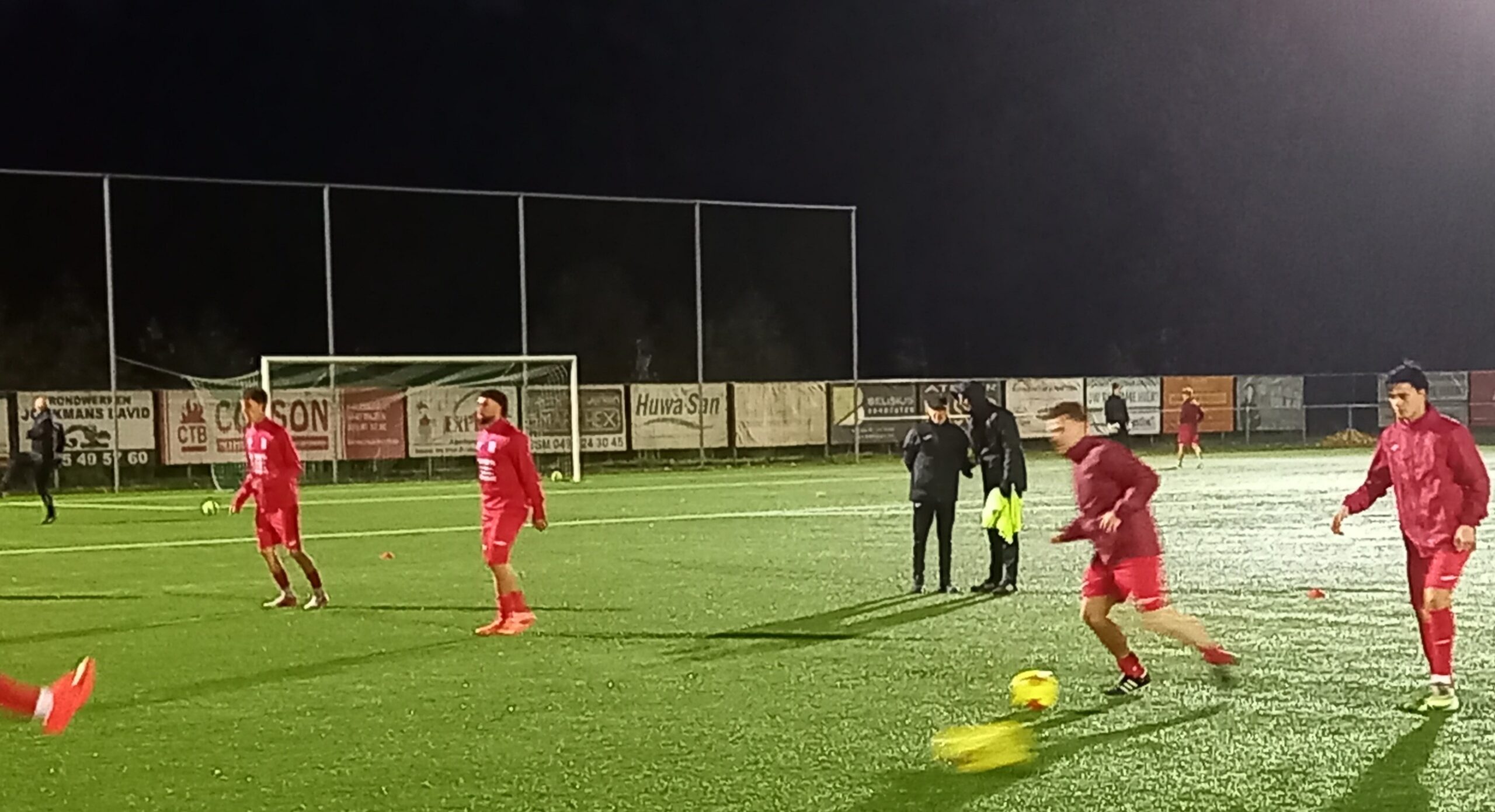 Nationaal voetbal - 3de nationale B - K. Berg en Dal VV - KWS Schoonbeej-Bilzen - "Dit doet echt wel deugd", weet Lode Mentens