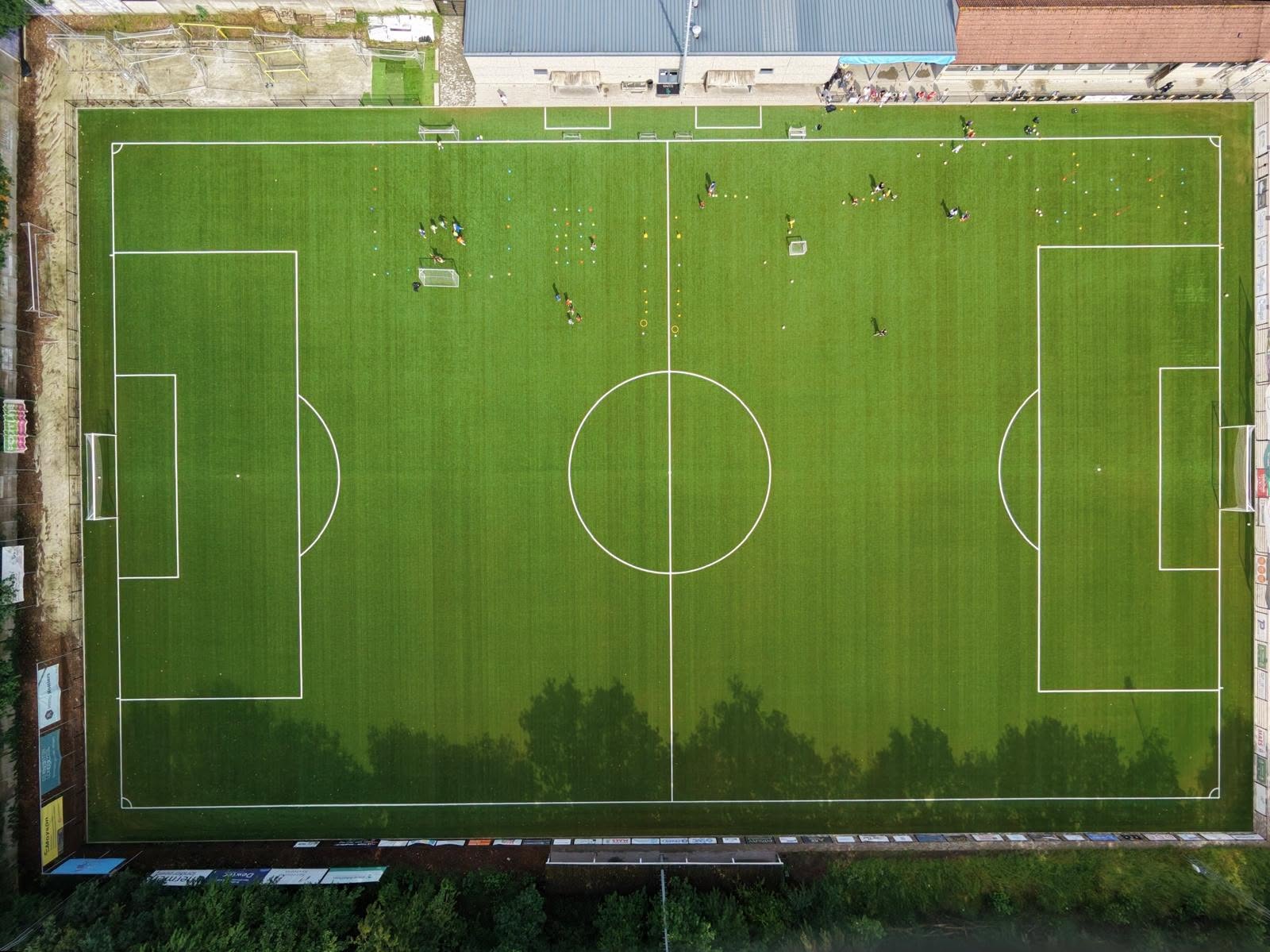 Provinciaal voetbal - 3de provinciale B Vlaams-Brabant - FC Zemst Sportief - Londerzeel United - Blijft leider FC Zemst Sportief overeind op Londerzeel United