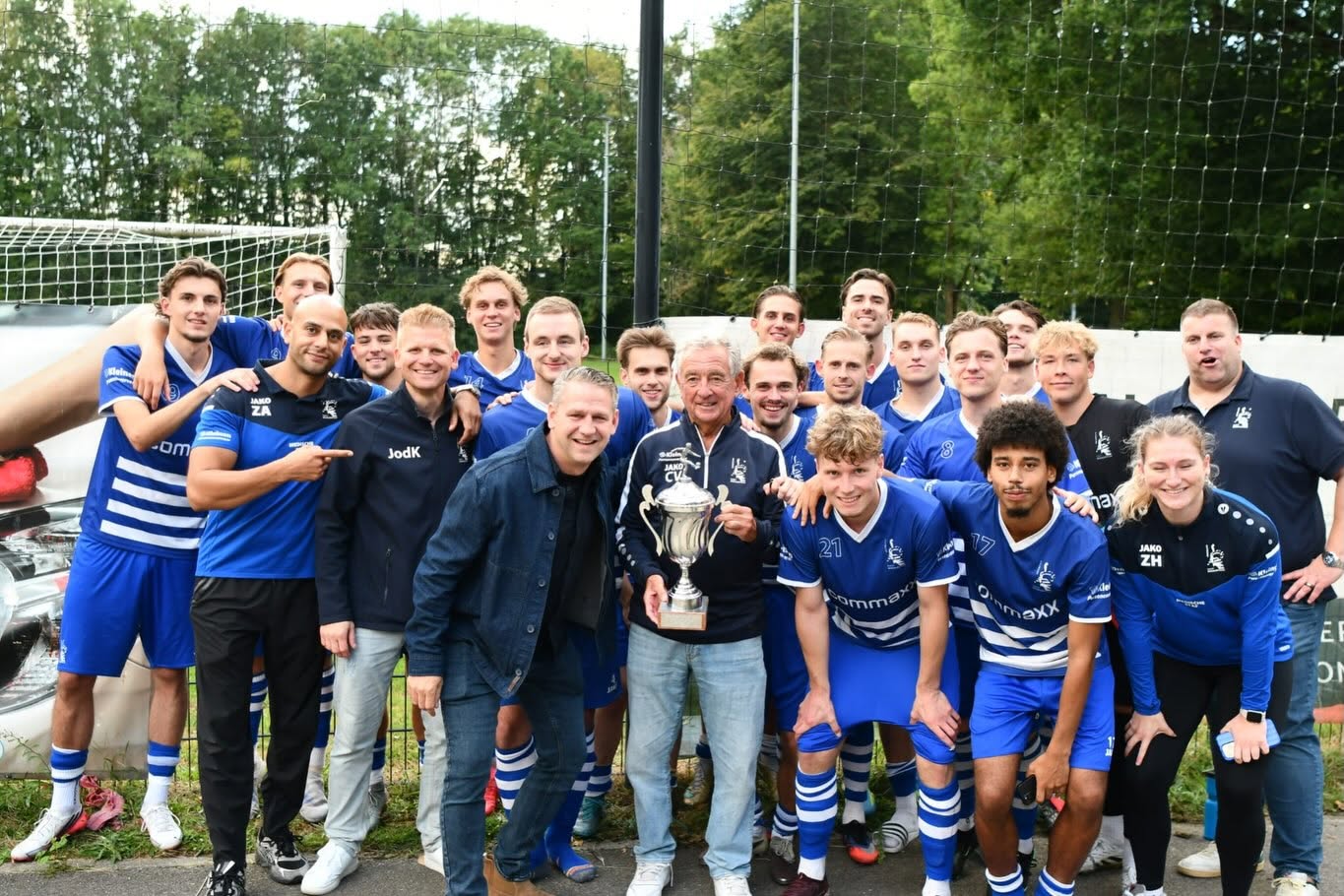 Nederlands voetbal - 1ste klasse E - RKSV Bekkerveld - RKSV Bekkerveld voert de leiding