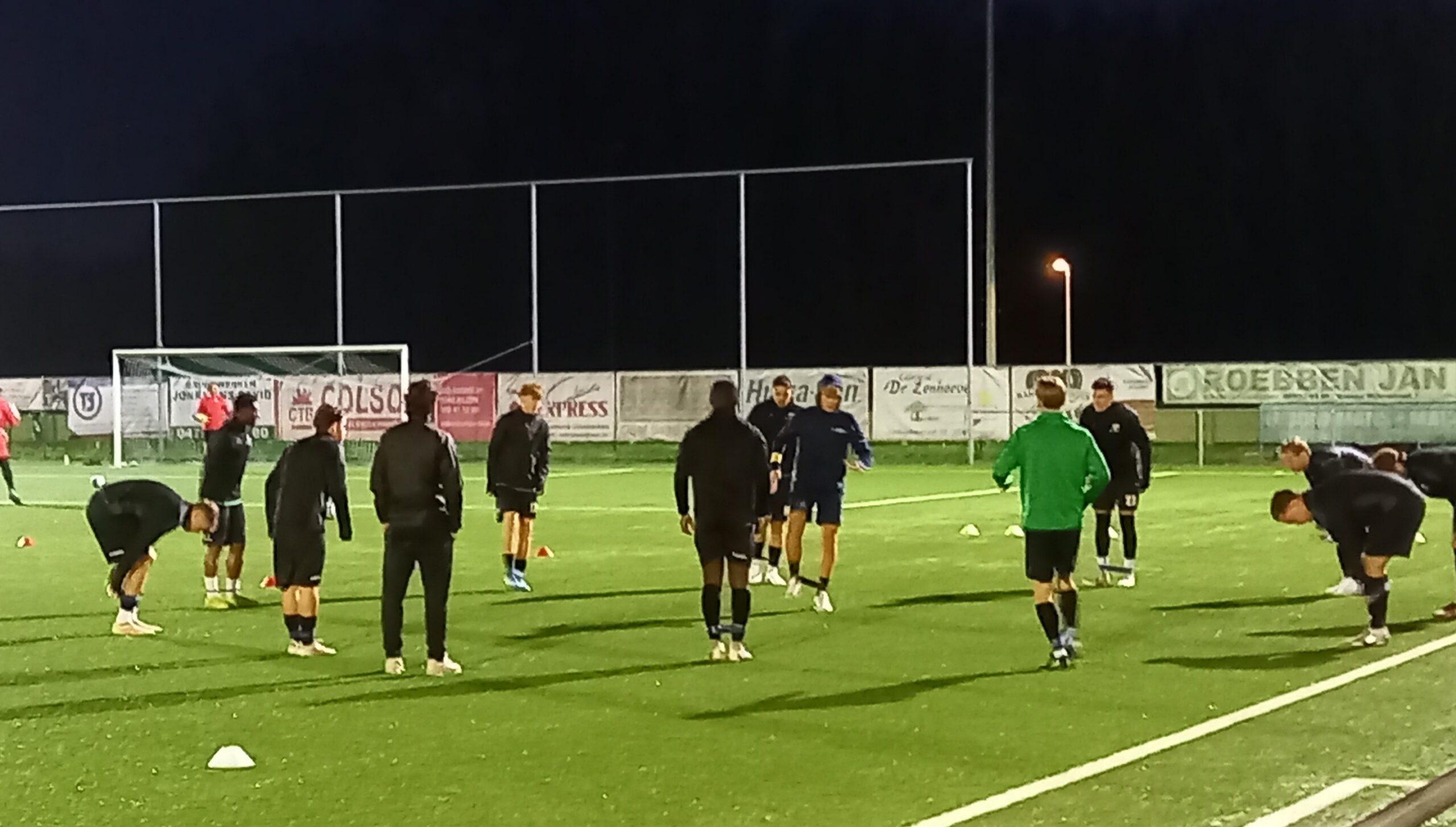 Nationaal voetbal - 3de nationale B - KWS Schoonbeek-Bilzen - K. Berg en Dal VV - Thuisploeg botste bij 2-2 op een stilstaande fase