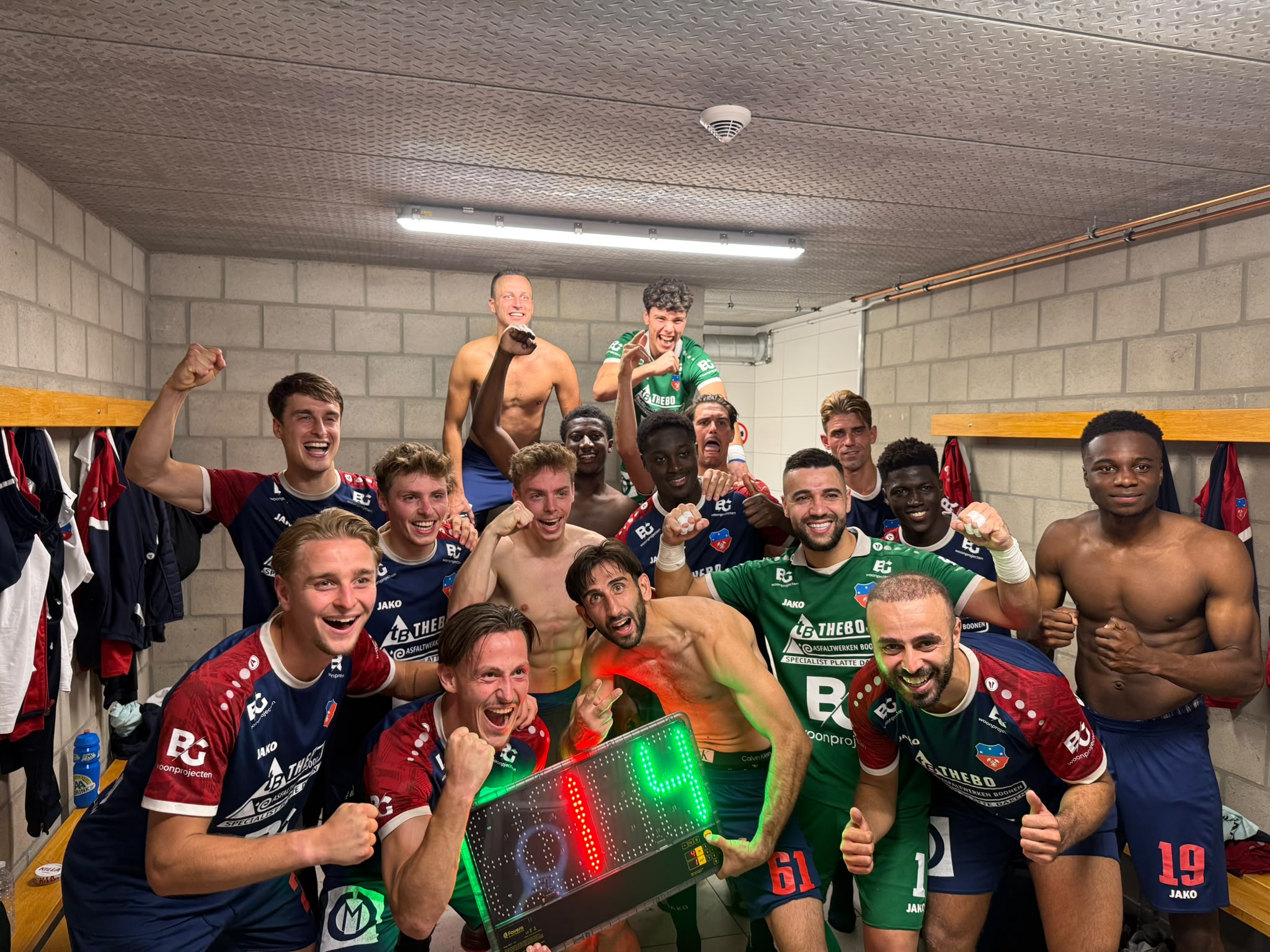 Volwassen Wezel neemt vlot afstand van Berg en Dal
